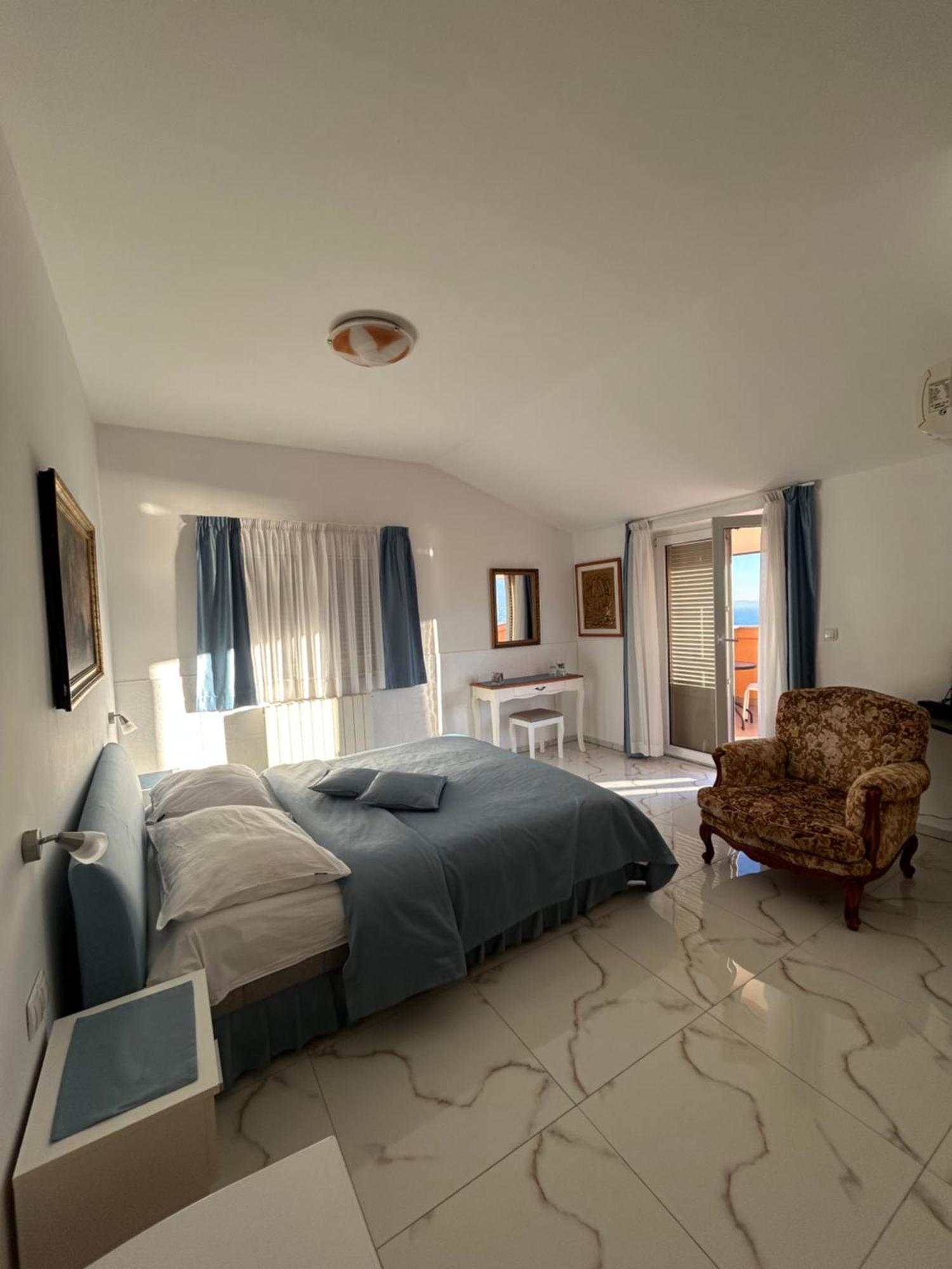 Villa Mira Кастав Екстериор снимка